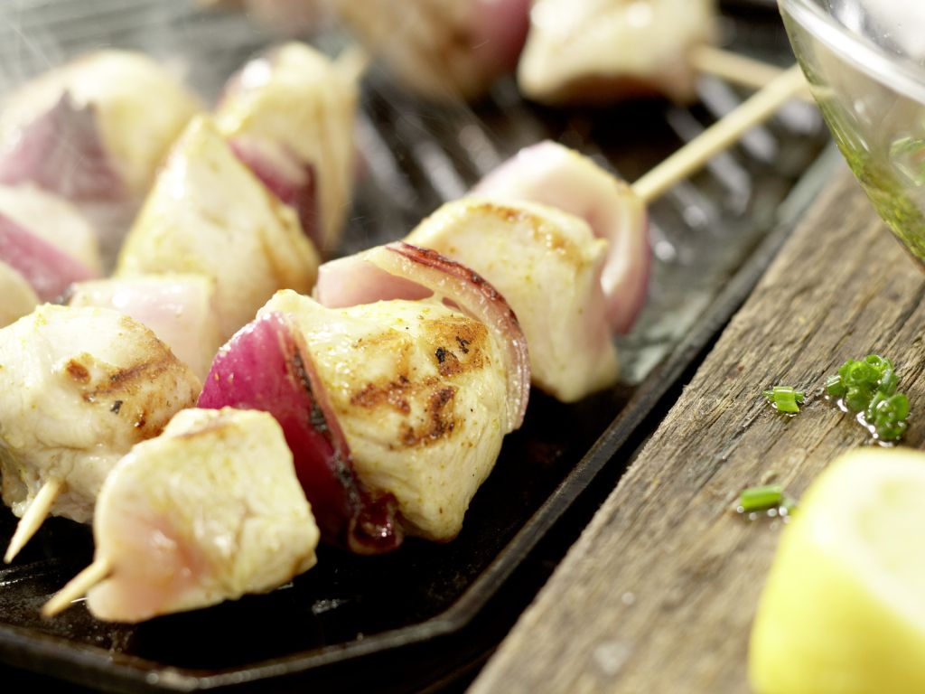 Hähnchenspieße vom Grill Rezept | EAT SMARTER