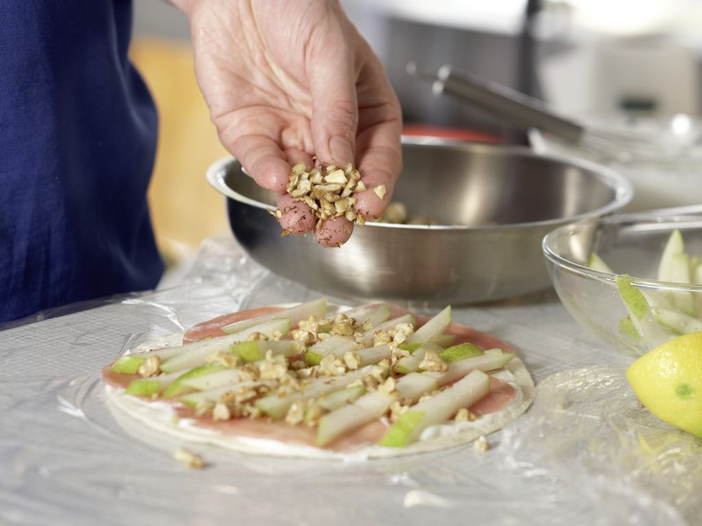 rezeptliste: Gefüllte Schinken-Nuss-Röllchen