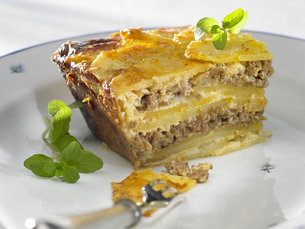 Kartoffel-Hackfleisch-Gratin Rezept | EAT SMARTER