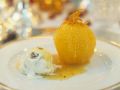Rezept: Orange mit Kardamom, Walnusseis und Karamellsoße