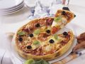 Rezept: Pizza mit Tomate und Mozzarella