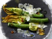 Rezept: Gegrillte Zucchiniblüten