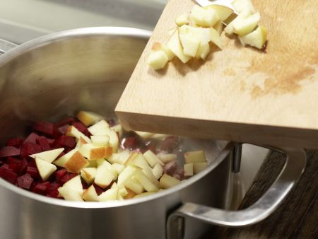 Apfel-Holunder-Suppe Zubereitung Schritt 4 Apfel-Holunder-Suppe Zubereitung Schritt 4