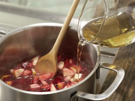 Apfel-Holunder-Suppe Zubereitung Schritt 5 Apfel-Holunder-Suppe Zubereitung Schritt 5