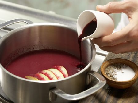 Apfel-Holunder-Suppe Zubereitung Schritt 8 Apfel-Holunder-Suppe Zubereitung Schritt 8