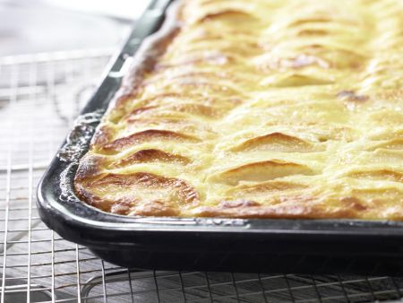 Apfelkuchen mit Sauerrahmguss Zubereitung Schritt 9 Apfelkuchen mit Sauerrahmguss Zubereitung Schritt 9