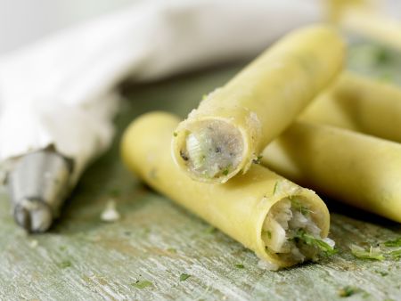 Asia-Cannelloni mit Lachs-Garnelen-Füllung Zubereitung Schritt 5 Asia-Cannelloni mit Lachs-Garnelen-Füllung Zubereitung Schritt 5