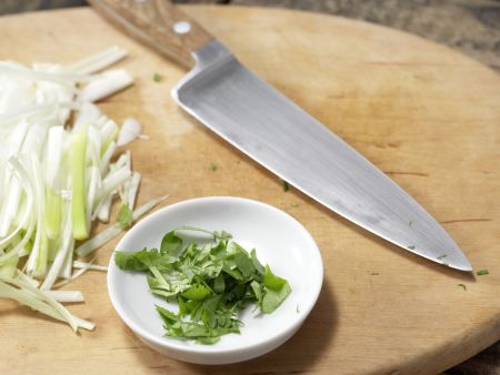 Asiatisches Spargel-Gemüse aus dem Wok Zubereitung Schritt 4 Asiatisches Spargel-Gemüse aus dem Wok Zubereitung Schritt 4