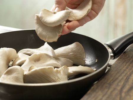 Austernpilze mit Rucola Zubereitung Schritt 4 Austernpilze mit Rucola Zubereitung Schritt 4