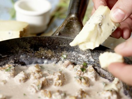 Bandnudeln mit Gorgonzolasauce Zubereitung Schritt 5 Bandnudeln mit Gorgonzolasauce Zubereitung Schritt 5