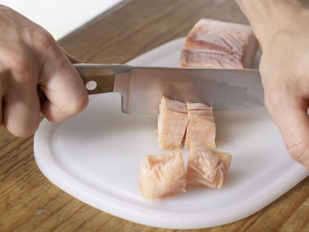 Bandnudeln mit Lachs-Chicorée-Sauce Zubereitung Schritt 1 Bandnudeln mit Lachs-Chicorée-Sauce Zubereitung Schritt 1