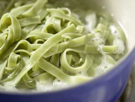 Bandnudeln mit weißem Spargel Zubereitung Schritt 8 Bandnudeln mit weißem Spargel Zubereitung Schritt 8