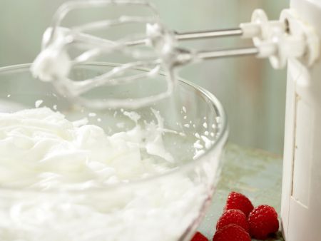 Beeren-Pavlova Zubereitung Schritt 1 Beeren-Pavlova Zubereitung Schritt 1