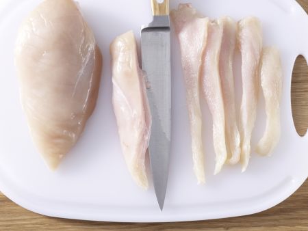 Blattsalat mit Hähnchenstreifen Zubereitung Schritt 4 Blattsalat mit Hähnchenstreifen Zubereitung Schritt 4