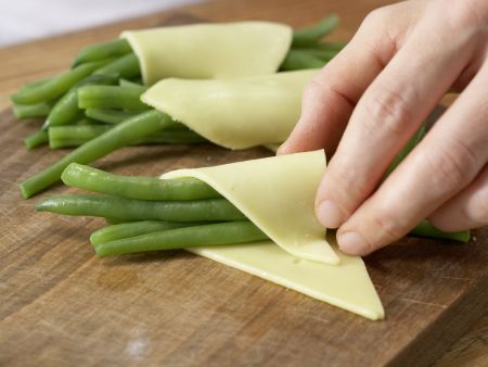 Bohnen-Käse-Päckchen mit Bratkartoffeln Zubereitung Schritt 6 Bohnen-Käse-Päckchen mit Bratkartoffeln Zubereitung Schritt 6
