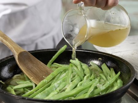 Bohnengemüse mit Schnitzel Zubereitung Schritt 10 Bohnengemüse mit Schnitzel Zubereitung Schritt 10