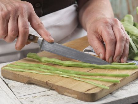 Bohnengemüse mit Schnitzel Zubereitung Schritt 3 Bohnengemüse mit Schnitzel Zubereitung Schritt 3