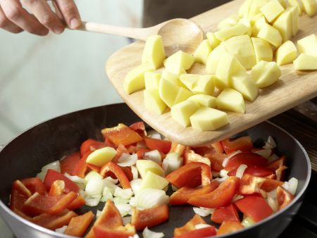 Braten mit Paprika-Kartoffeln Zubereitung Schritt 10 Braten mit Paprika-Kartoffeln Zubereitung Schritt 10