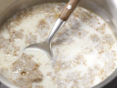 Brotbrei mit Aprikosen Zubereitung Schritt 3 Brotbrei mit Aprikosen Zubereitung Schritt 3