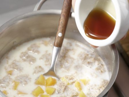 Brotbrei mit Aprikosen Zubereitung Schritt 4 Brotbrei mit Aprikosen Zubereitung Schritt 4