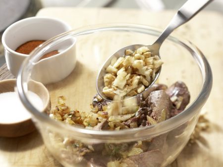 Brottaler mit Walnuss-Leber-Creme Zubereitung Schritt 4 Brottaler mit Walnuss-Leber-Creme Zubereitung Schritt 4