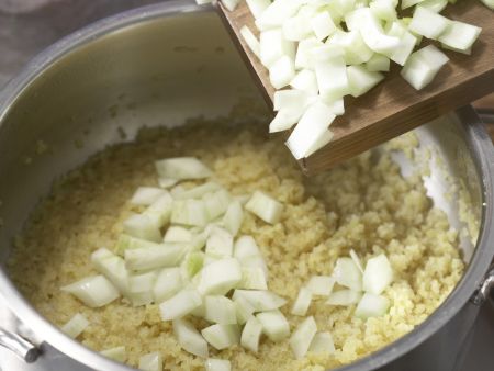 Bulgur-Fenchel-Salat mit Minze Zubereitung Schritt 4 Bulgur-Fenchel-Salat mit Minze Zubereitung Schritt 4