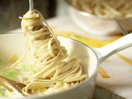 Bunte Gemüsenudeln Zubereitung Schritt 7 Bunte Gemüsenudeln Zubereitung Schritt 7