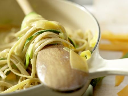 Bunte Gemüsenudeln Zubereitung Schritt 8 Bunte Gemüsenudeln Zubereitung Schritt 8