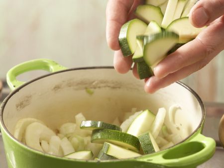Buntes Gemüse-Gratin Zubereitung Schritt 6 Buntes Gemüse-Gratin Zubereitung Schritt 6
