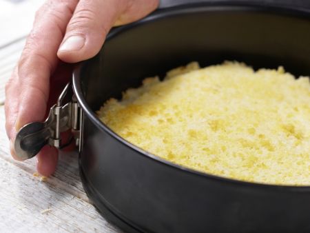 Cremetorte mit Karamell Zubereitung Schritt 10 Cremetorte mit Karamell Zubereitung Schritt 10