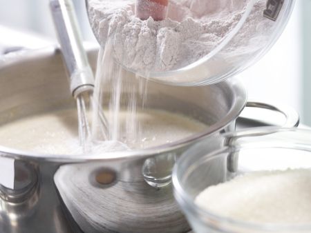 Cremetorte mit Karamell Zubereitung Schritt 5 Cremetorte mit Karamell Zubereitung Schritt 5