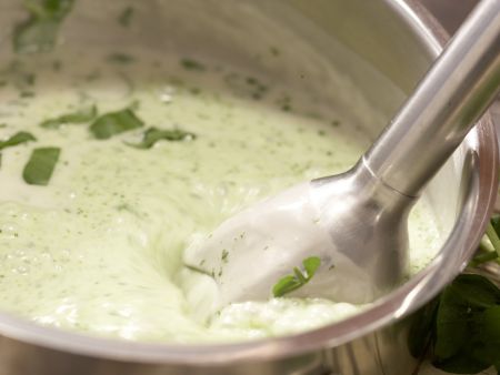 Cremiges Kressesüppchen Zubereitung Schritt 10 Cremiges Kressesüppchen Zubereitung Schritt 10