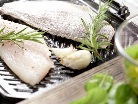 Doradenfilets mit Artischockensalat Zubereitung Schritt 6 Doradenfilets mit Artischockensalat Zubereitung Schritt 6