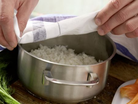 Eierbecher-Sushi Zubereitung Schritt 2 Eierbecher-Sushi Zubereitung Schritt 2