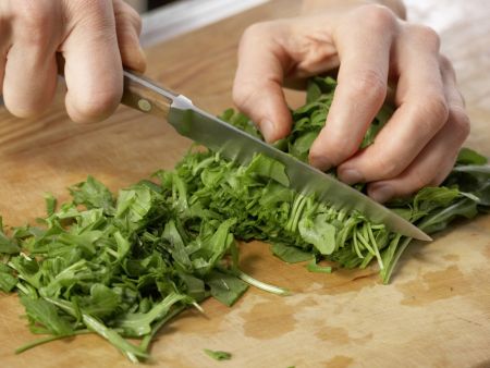 Eintopf mit Möhren, Rucola und Kassler Zubereitung Schritt 4 Eintopf mit Möhren, Rucola und Kassler Zubereitung Schritt 4