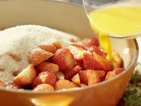 Erdbeer-Maracuja-Marmelade Zubereitung Schritt 4 Erdbeer-Maracuja-Marmelade Zubereitung Schritt 4
