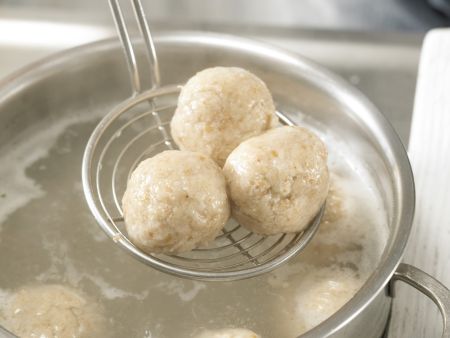 Erdbeer-Quark-Knödel Zubereitung Schritt 13 Erdbeer-Quark-Knödel Zubereitung Schritt 13