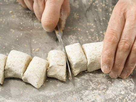 Erdbeer-Quark-Knödel Zubereitung Schritt 9 Erdbeer-Quark-Knödel Zubereitung Schritt 9