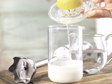 Erfrischender Dickmilch-Drink Zubereitung Schritt 4 Erfrischender Dickmilch-Drink Zubereitung Schritt 4