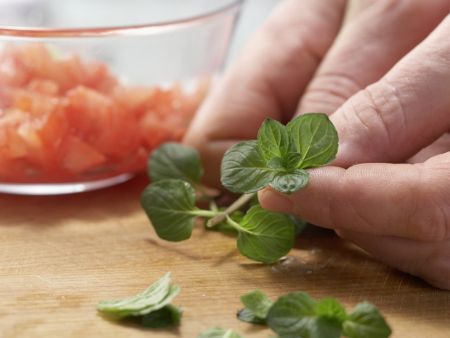 Eskariol-Melonen-Salat Zubereitung Schritt 3 Eskariol-Melonen-Salat Zubereitung Schritt 3