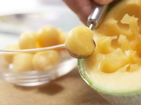 Eskariol-Melonen-Salat Zubereitung Schritt 5 Eskariol-Melonen-Salat Zubereitung Schritt 5