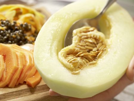 Exotische Obstplatte Zubereitung Schritt 5 Exotische Obstplatte Zubereitung Schritt 5
