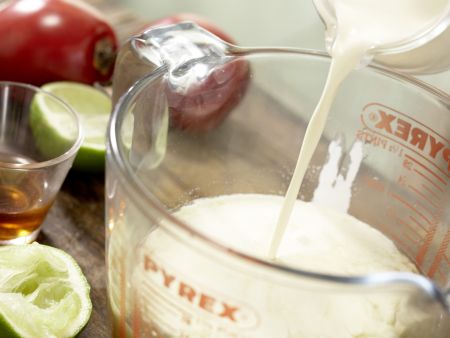 Exotischer Obstsalat Zubereitung Schritt 2 Exotischer Obstsalat Zubereitung Schritt 2