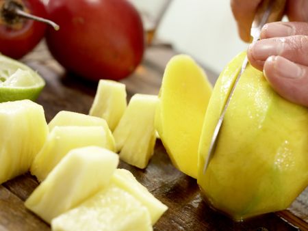 Exotischer Obstsalat Zubereitung Schritt 4 Exotischer Obstsalat Zubereitung Schritt 4