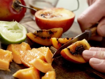 Exotischer Obstsalat Zubereitung Schritt 5 Exotischer Obstsalat Zubereitung Schritt 5
