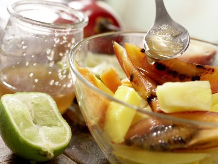 Exotischer Obstsalat Zubereitung Schritt 6 Exotischer Obstsalat Zubereitung Schritt 6