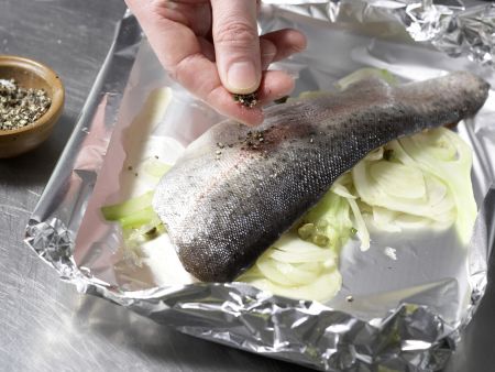Forellenfilet-Päckchen Zubereitung Schritt 4 Forellenfilet-Päckchen Zubereitung Schritt 4