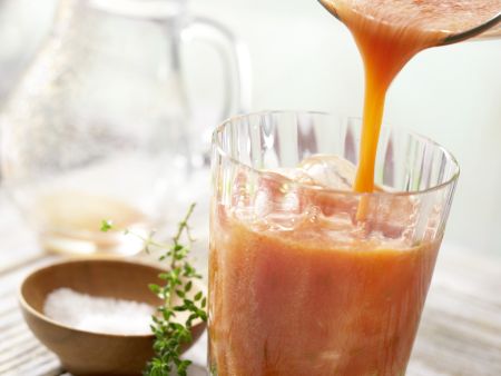 Fruchtiger Tomaten-Drink Zubereitung Schritt 4 Fruchtiger Tomaten-Drink Zubereitung Schritt 4