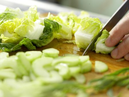 Garnelen auf Gurken-Orangen-Salat Zubereitung Schritt 3 Garnelen auf Gurken-Orangen-Salat Zubereitung Schritt 3