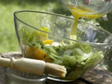 Garnelen auf Gurken-Orangen-Salat Zubereitung Schritt 9 Garnelen auf Gurken-Orangen-Salat Zubereitung Schritt 9